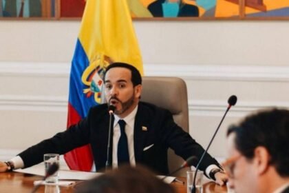 Gobierno lanza plan de choque para recuperar sistema de salud colombiano